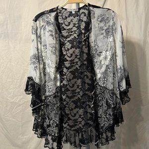FLORAL | BLACK WHITE LACE | OPEN FRONT KIMONO